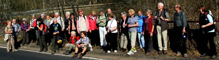 Wandergruppe ohne 'Hintergrund'